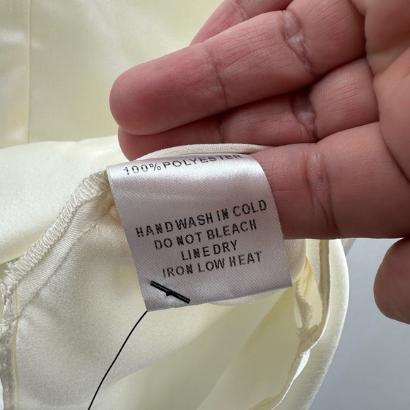 LBLC THE LABEL ANNIE M Cream V-neck satin quiet luxury classic corpcore blouse - Picture 8 of 12